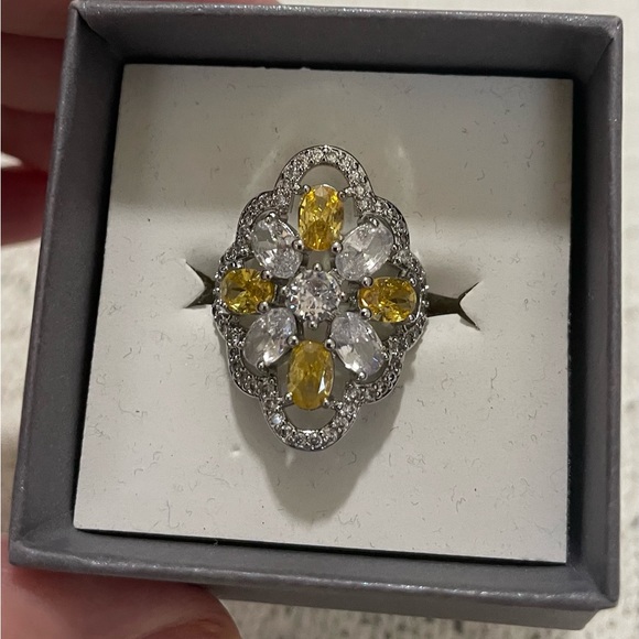Natural oval yellow citrine with white sapphire bridal set. 925 sterling sliver - Picture 8 of 10